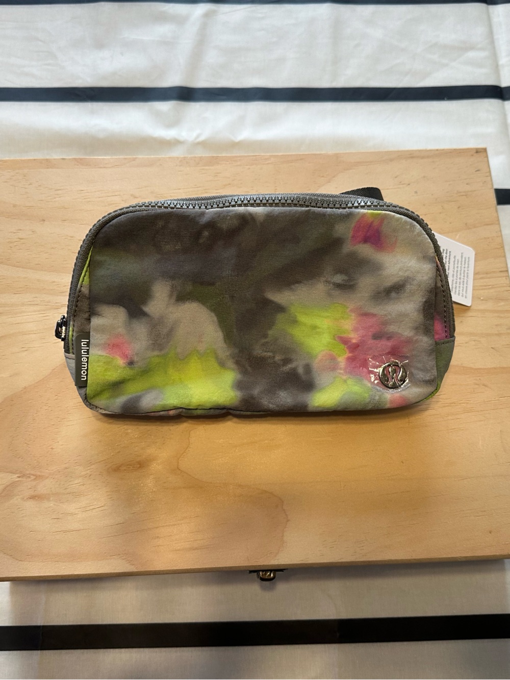 Lululemon Hyper Dye Multi/ Rover Everywhere Belt Bag - 1L